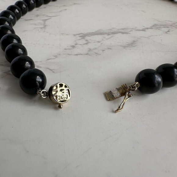 Vintage Black Bead Strand Necklace With Gold Plated Chinese Symbol Clasp 16 1/2" - Picture 8 of 8